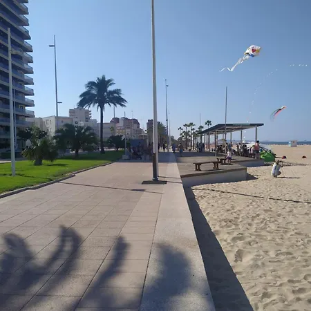 En Playa De Con Piscina Apartment *